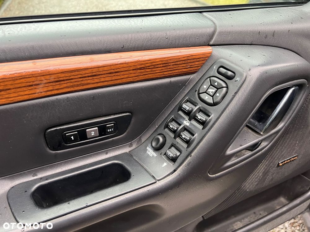 Jeep Grand Cherokee 4.0 Limited - 27