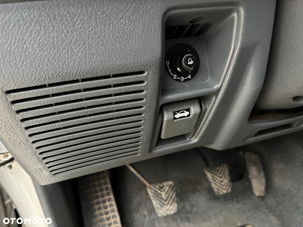 Mitsubishi Pajero - 14