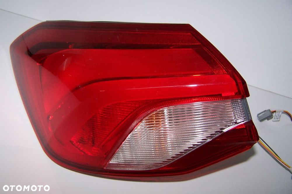 Ford Focus mk4 hatchback lampa tylna - 3
