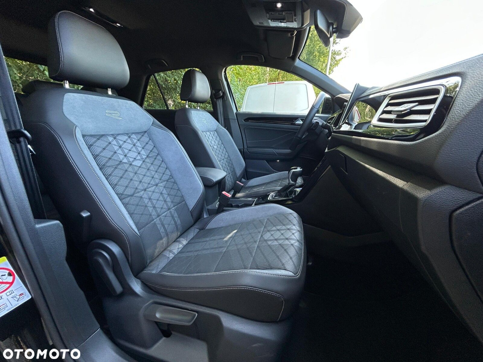 Volkswagen T-Roc 1.5 TSI R-Line DSG - 18