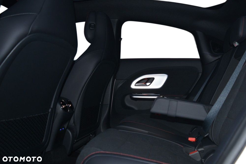 Mercedes-Benz CLA - 9