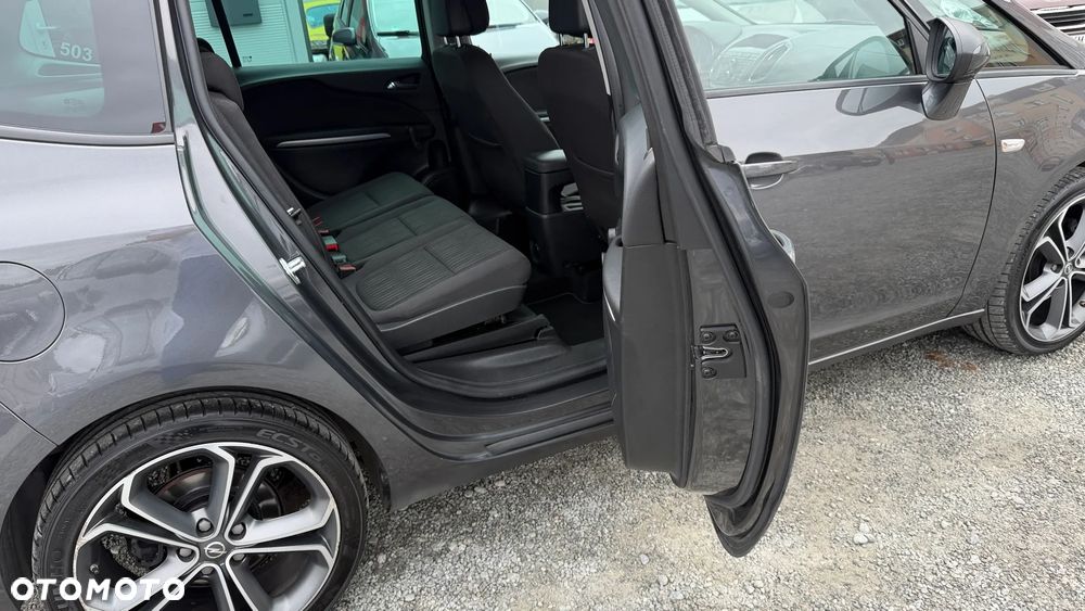 Opel Zafira - 24