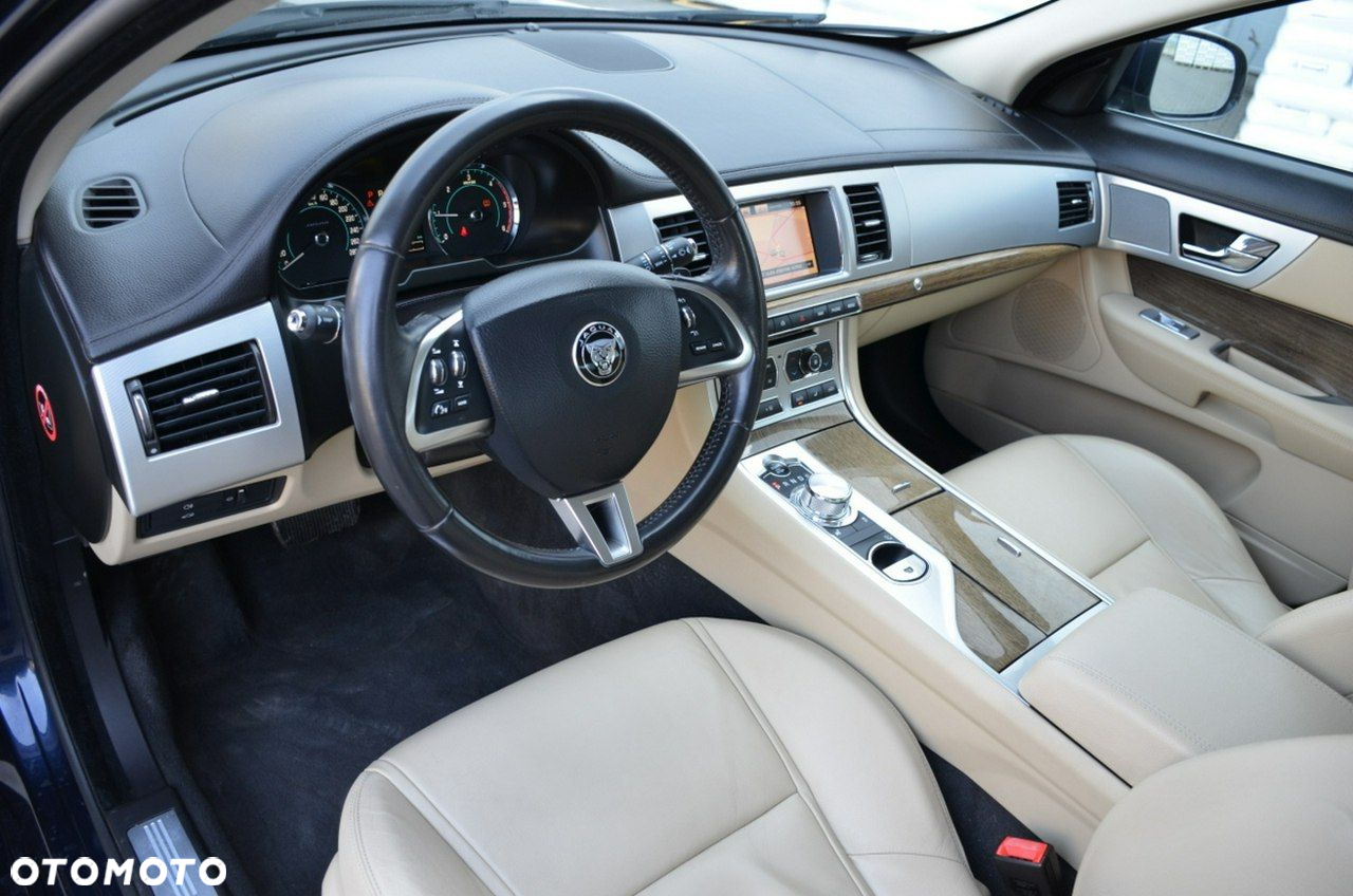 Jaguar XF - 30