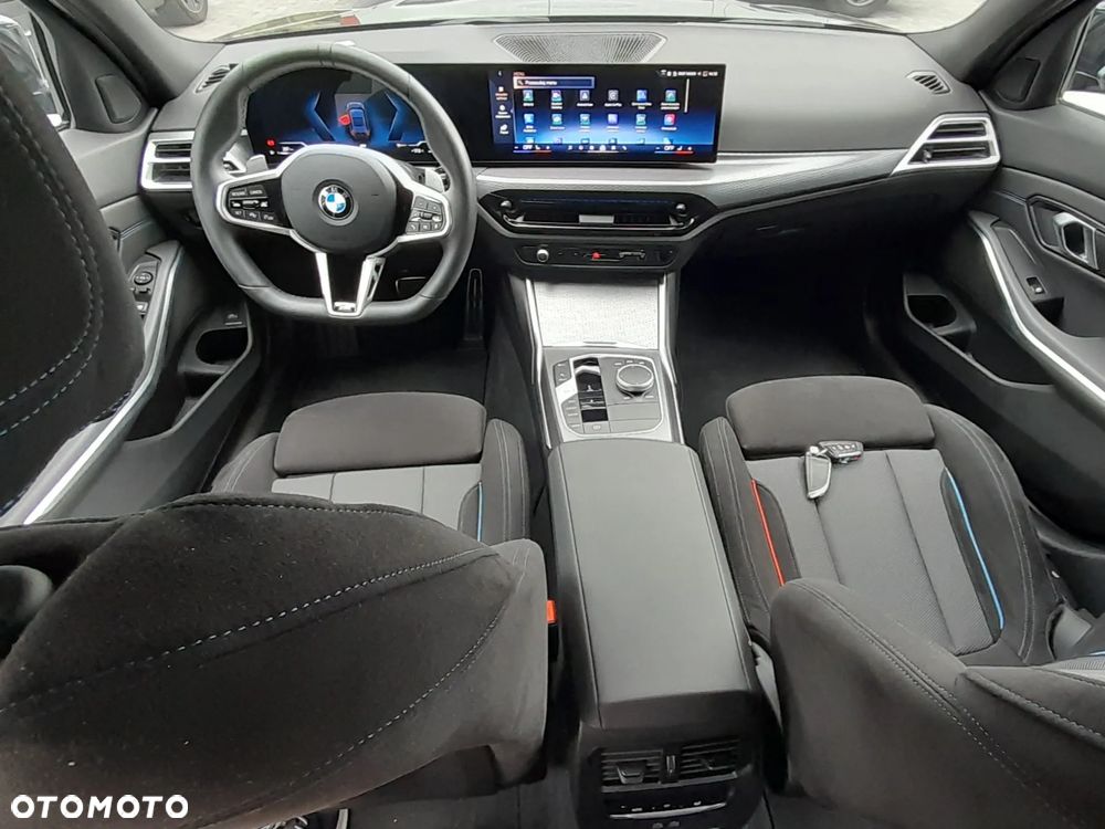 BMW Seria 3 330i Touring M Sport - 11