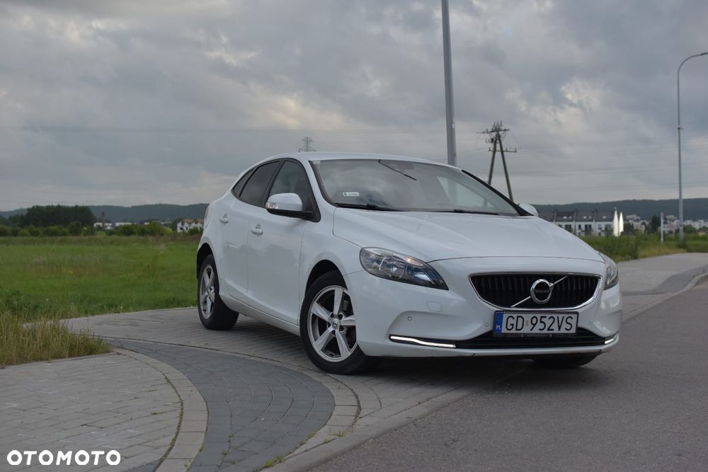 Volvo V40 D2 Momentum - 1