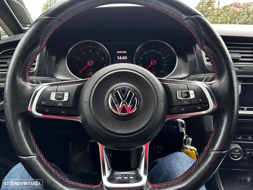 VW Golf GTI BlueMotion - 24