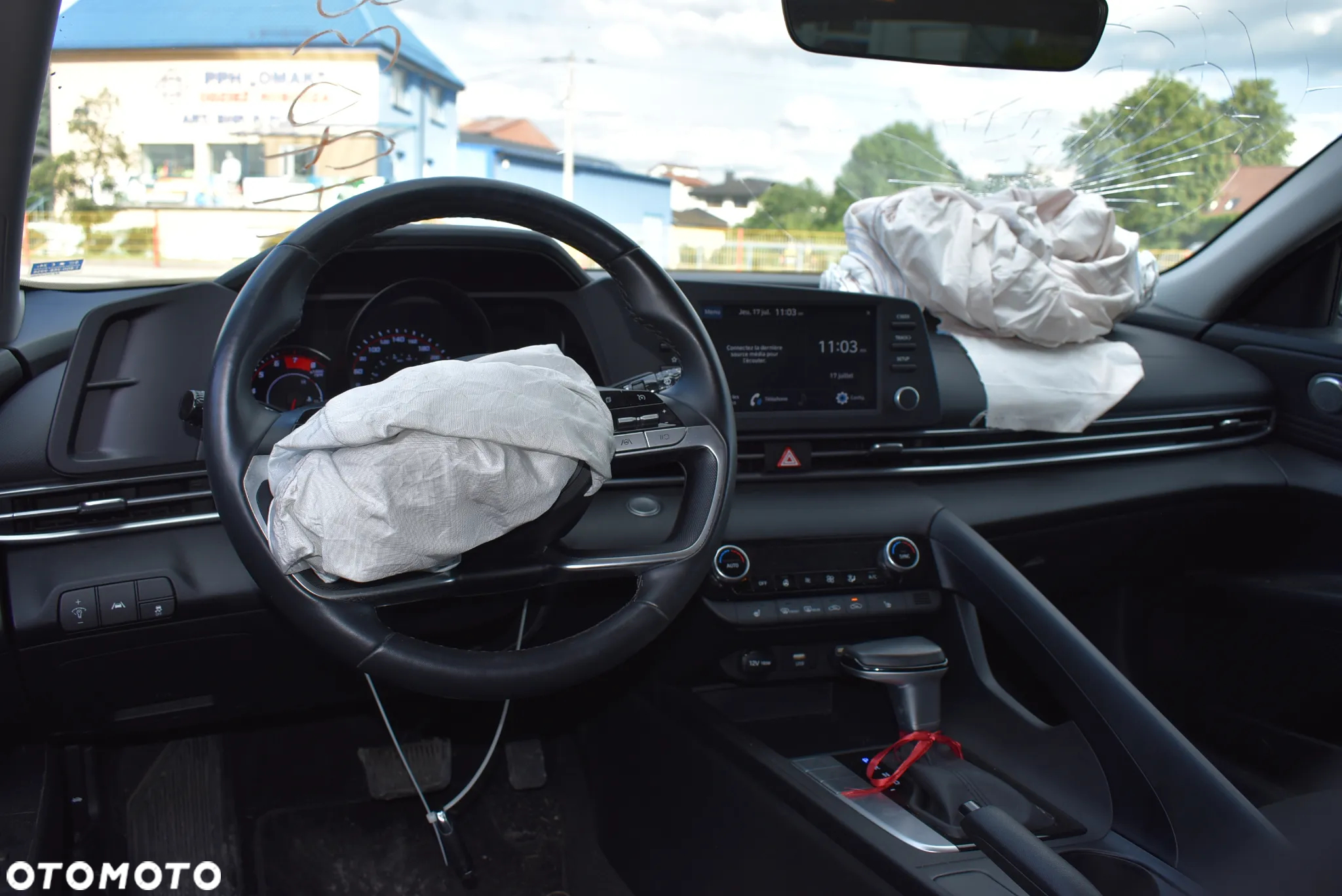 Hyundai Elantra - 13
