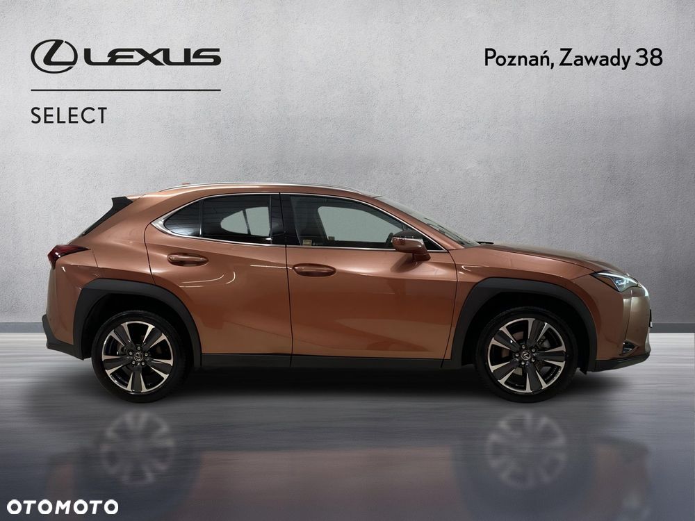 Lexus UX - 4