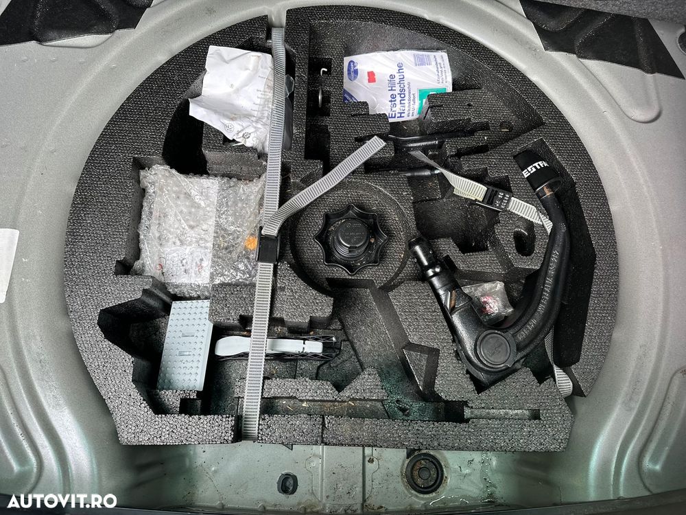 Volkswagen Golf - 2