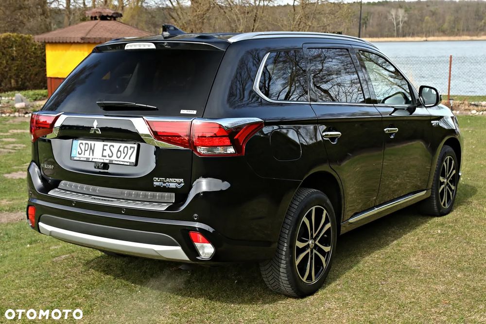 Mitsubishi Outlander - 12