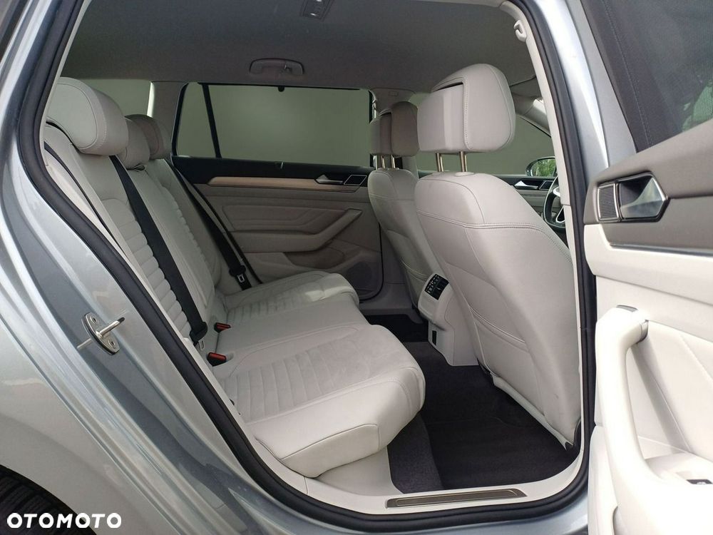 Volkswagen Passat - 15