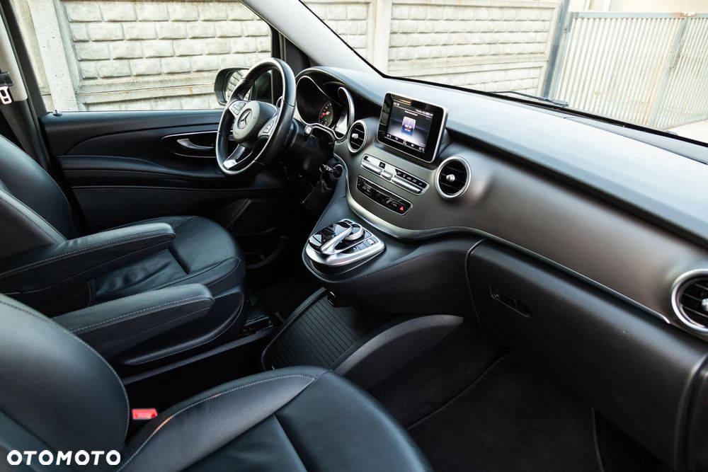 Mercedes-Benz Klasa V - 11