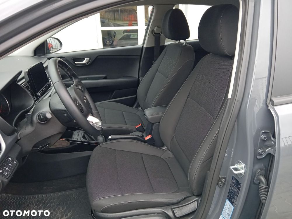 Kia Rio - 14