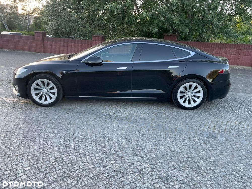 Tesla Model S - 7