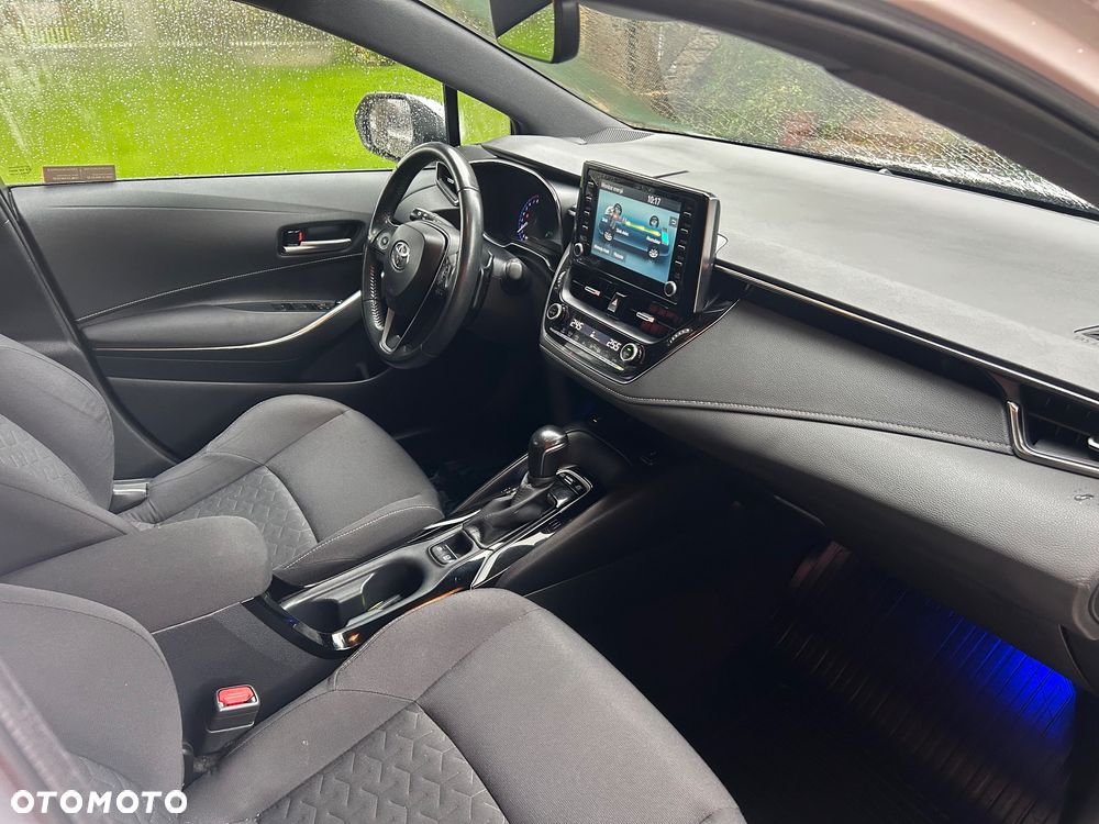 Toyota Corolla 2.0 Hybrid Comfort - 28
