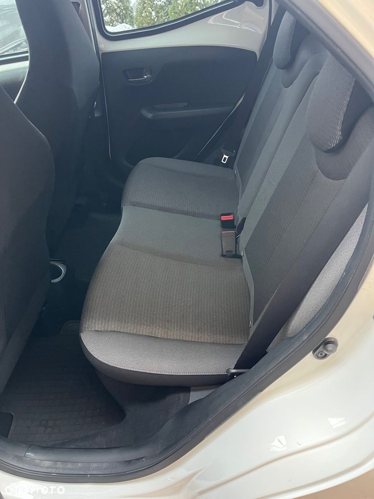 Toyota Aygo x-play connect - 21