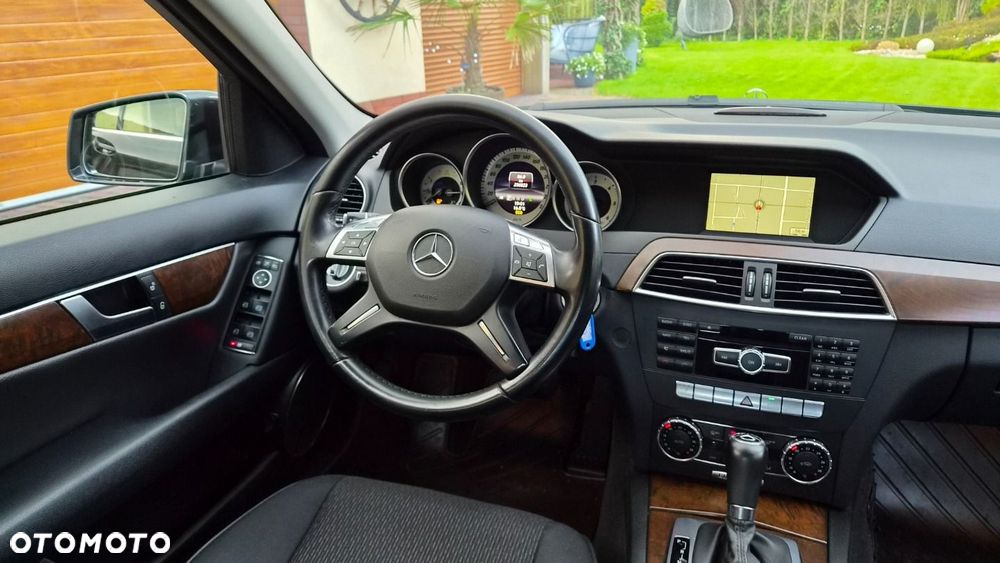 Mercedes-Benz Klasa C 220 CDI DPF (BlueEFFICIENCY) 7G-TRONIC Elegance - 22