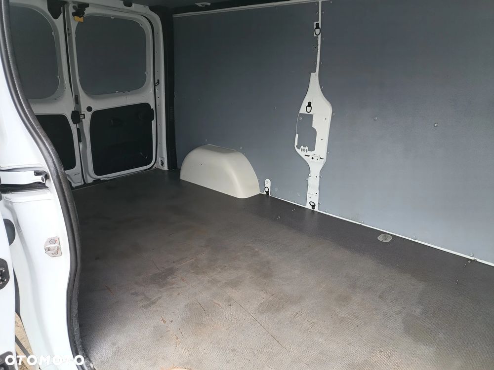 Opel Vivaro LONG L2H1 1.6 diesel 125kM 2018 rok SUPER STAN, WEBASTO, NIE WYMAGA WKŁADU FINANSOWEGO!!! - 6