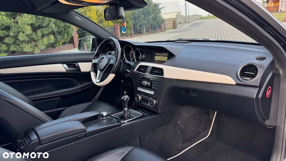 Mercedes-Benz Klasa C 180 BlueEFFICIENCY - 27
