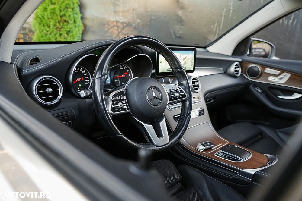 Mercedes-Benz GLC 300 e 4MATIC - 15