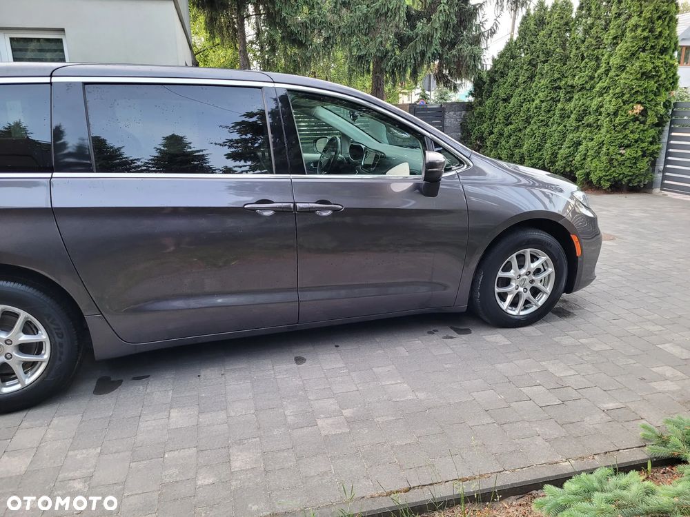 Chrysler Pacifica - 5