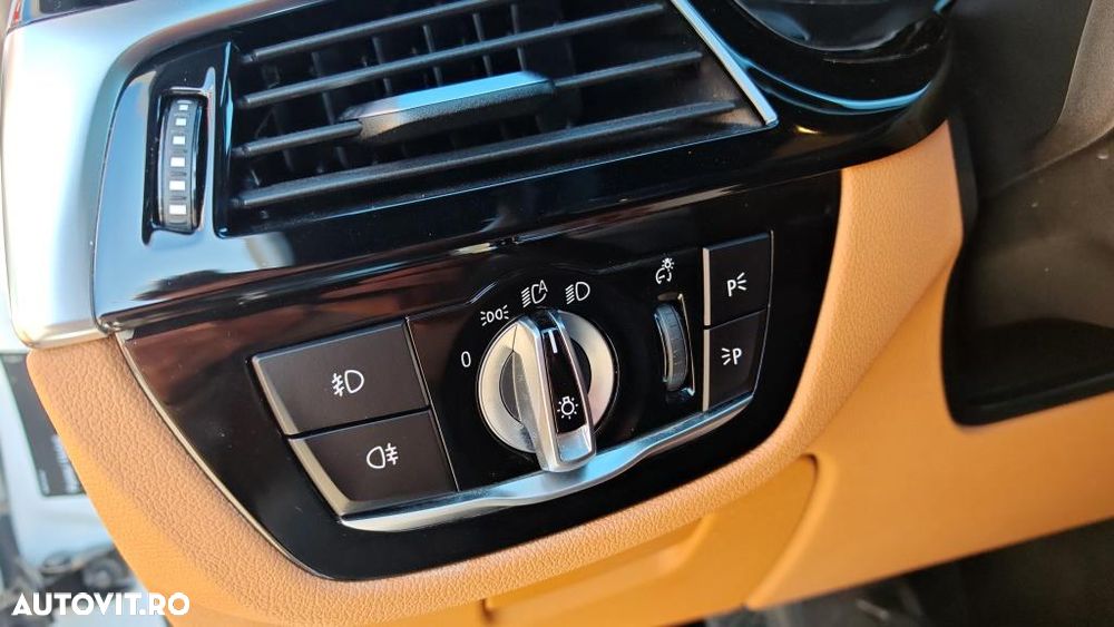 BMW Seria 5 540i xDrive Aut. Luxury Line - 23