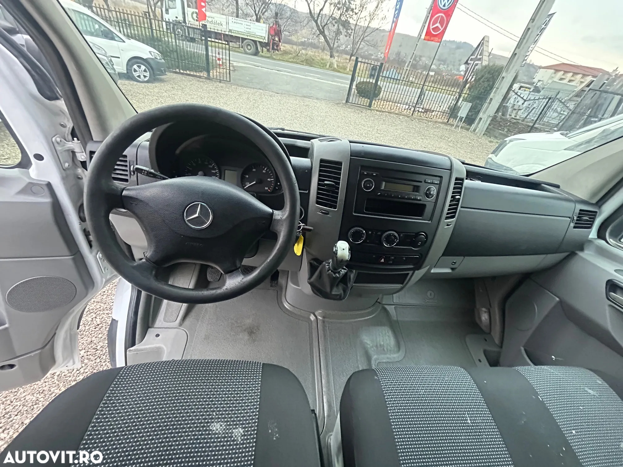 Mercedes-Benz Sprinter - 9