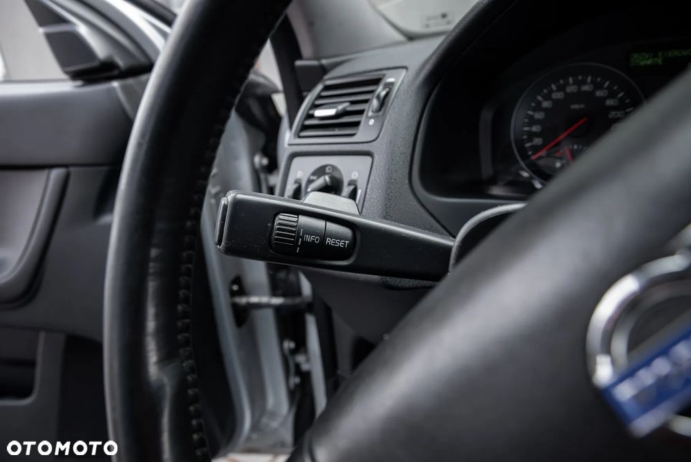 Volvo S40 2.0D - 13