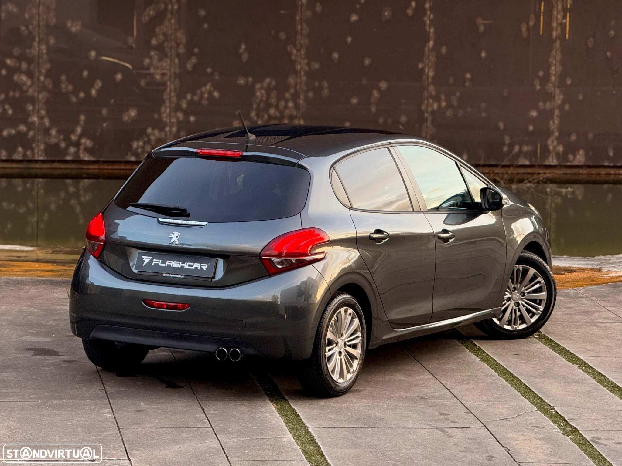 Peugeot 208 1.2 VTi SE Style - 16