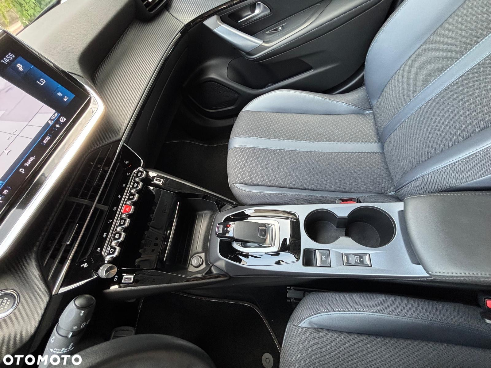 Peugeot 2008 1.5 BlueHDi GT Pack S&S EAT8 - 34