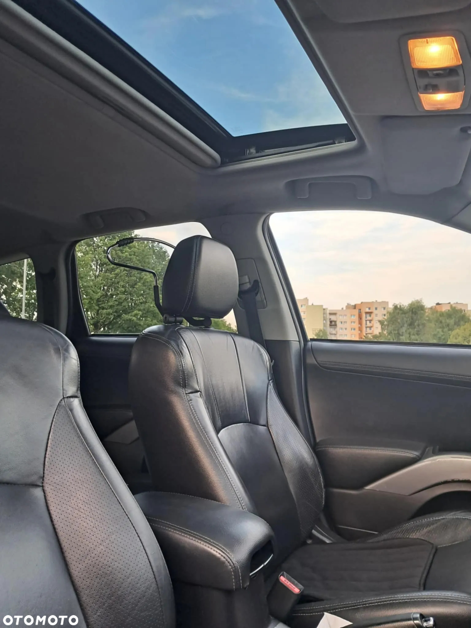 Mitsubishi Outlander 2.0 DID Instyle NAVI - 2