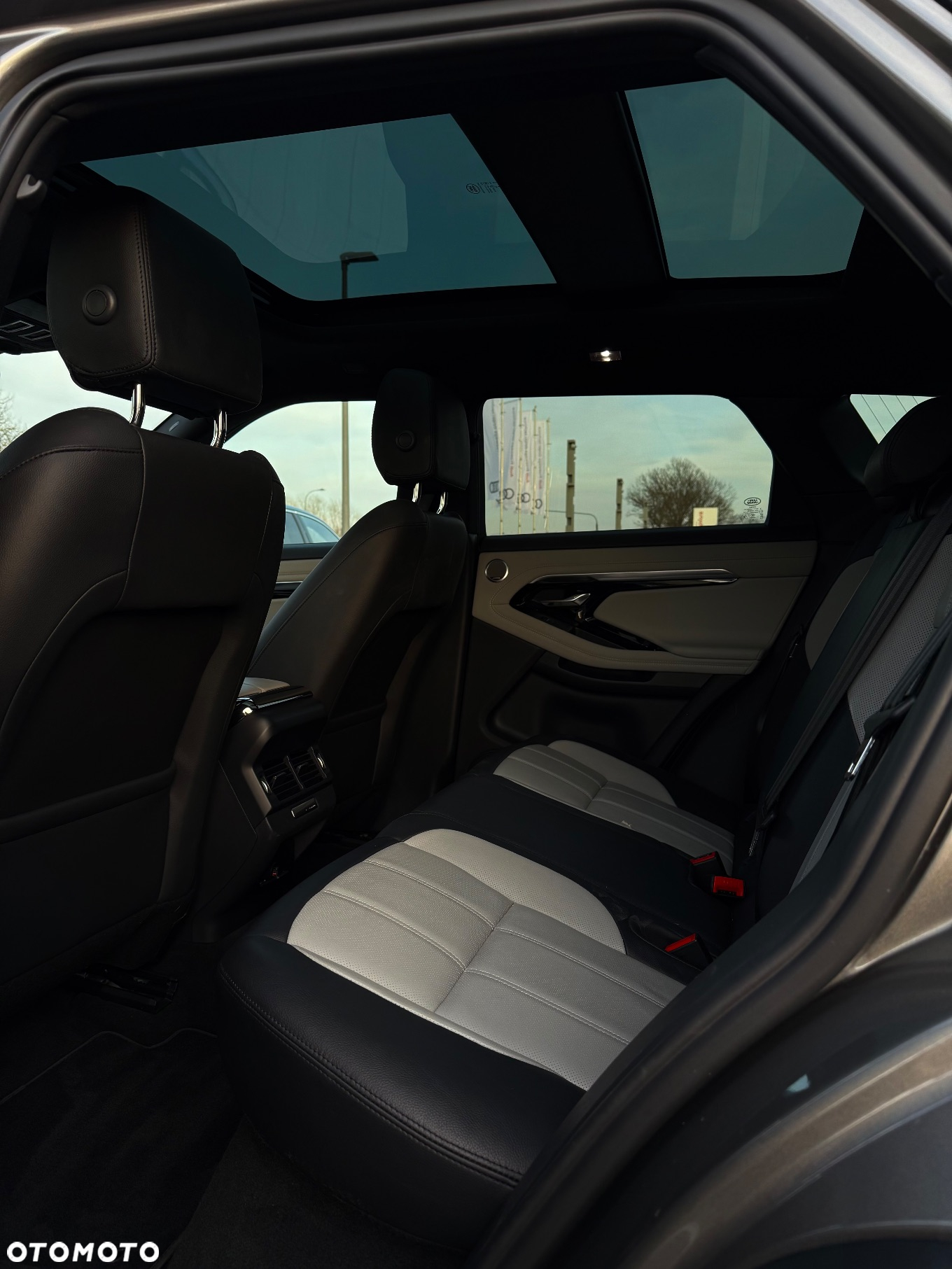 Land Rover Range Rover Evoque - 20