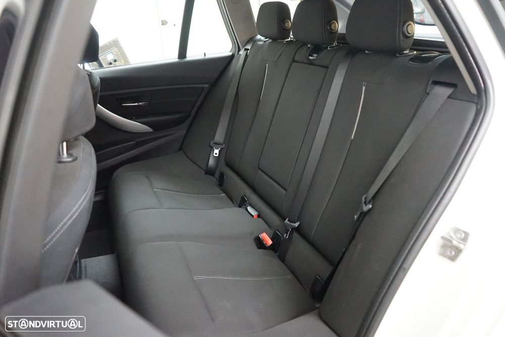 BMW 320 d Touring Line Sport - 42