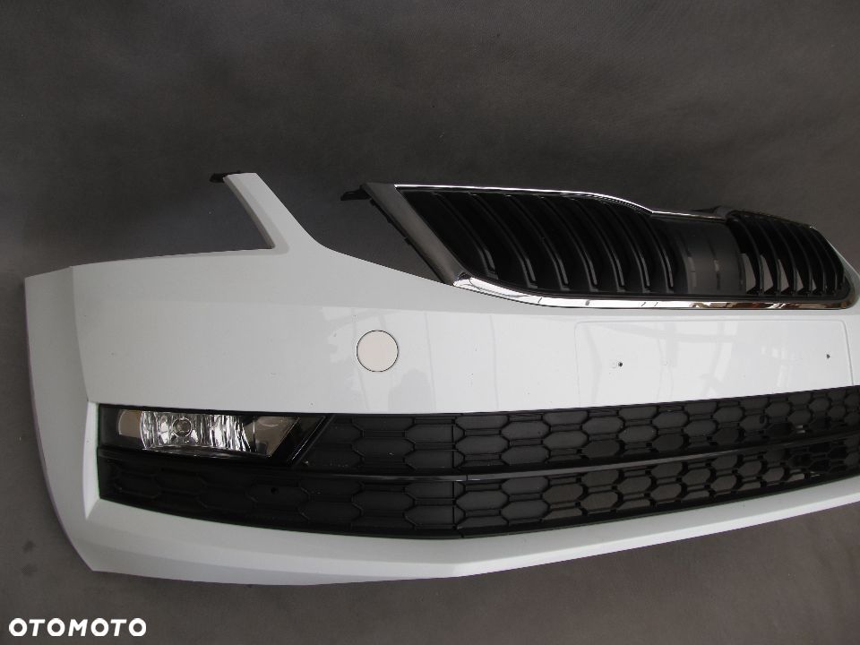 Zderzak przedni Skoda Octavia 3 17-20 Bez otw LF9F - 2