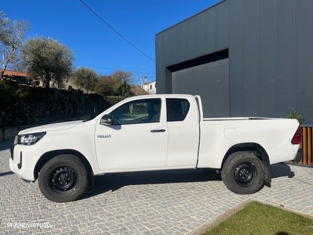 Toyota Hilux 2.4 D-4D 4WD CE CH - 4