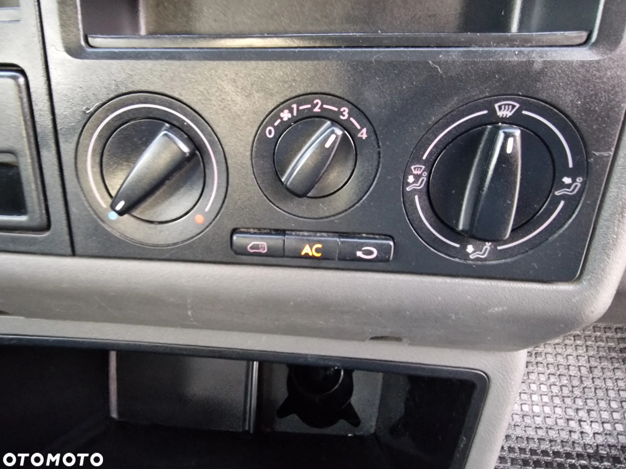 Volkswagen Caravelle GL - 21