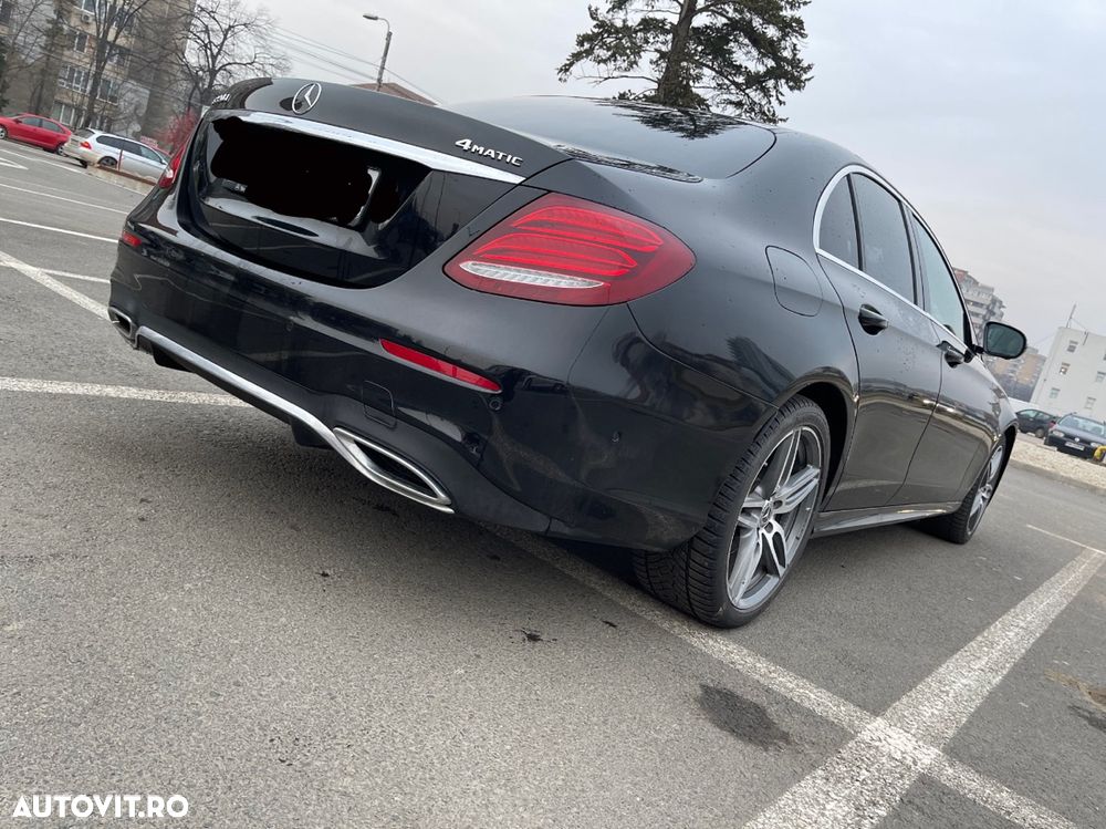 Mercedes-Benz E 220 d 4MATIC Aut. - 4