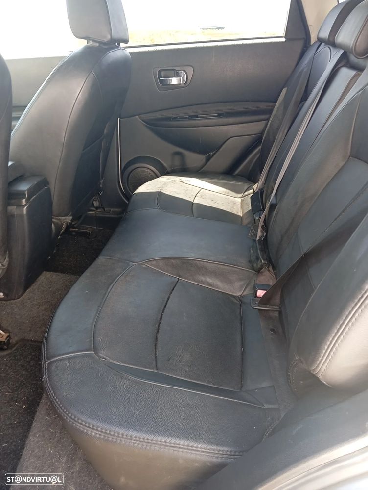 Nissan Qashqai 1.5 dCi Tekna Premium Pele Preta 17 - 8