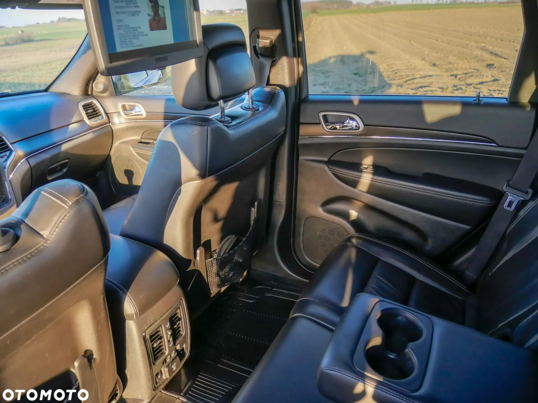 Jeep Grand Cherokee - 10