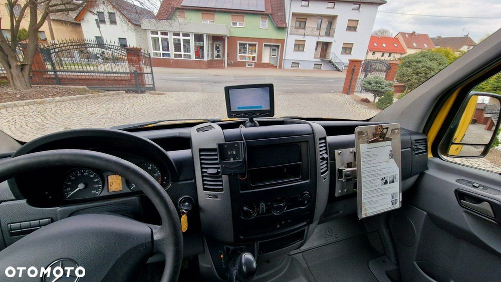 Mercedes-Benz Sprinter - 14