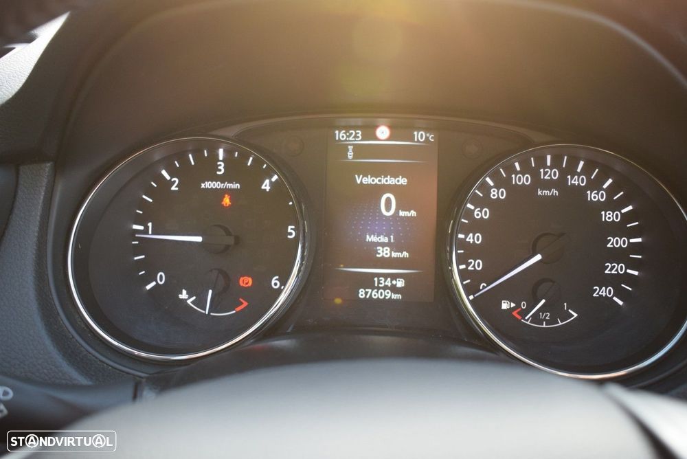 Nissan Qashqai 1.5 dCi N-Connecta J18+Led - 56