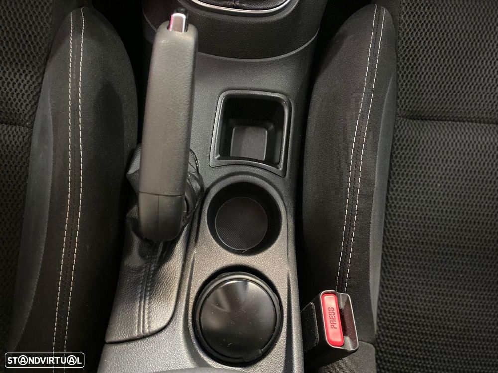 Citroën C4 1.6 BlueHDi Live - 26