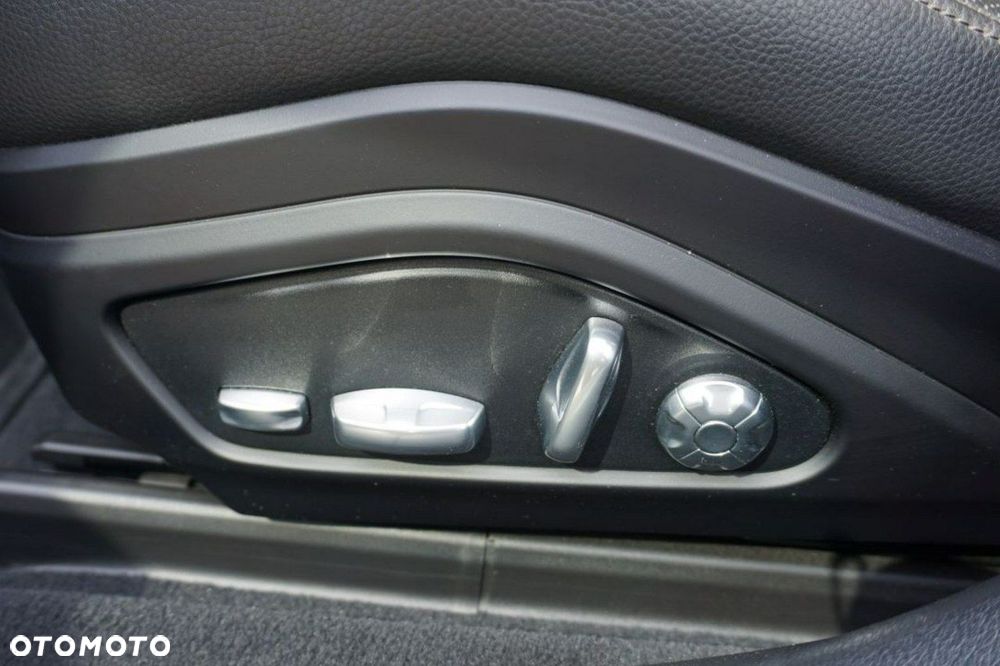 Porsche Panamera 4 - 16