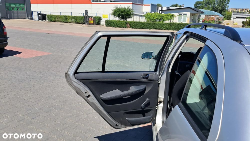 Skoda Fabia 1.4 16V Classic + - 9