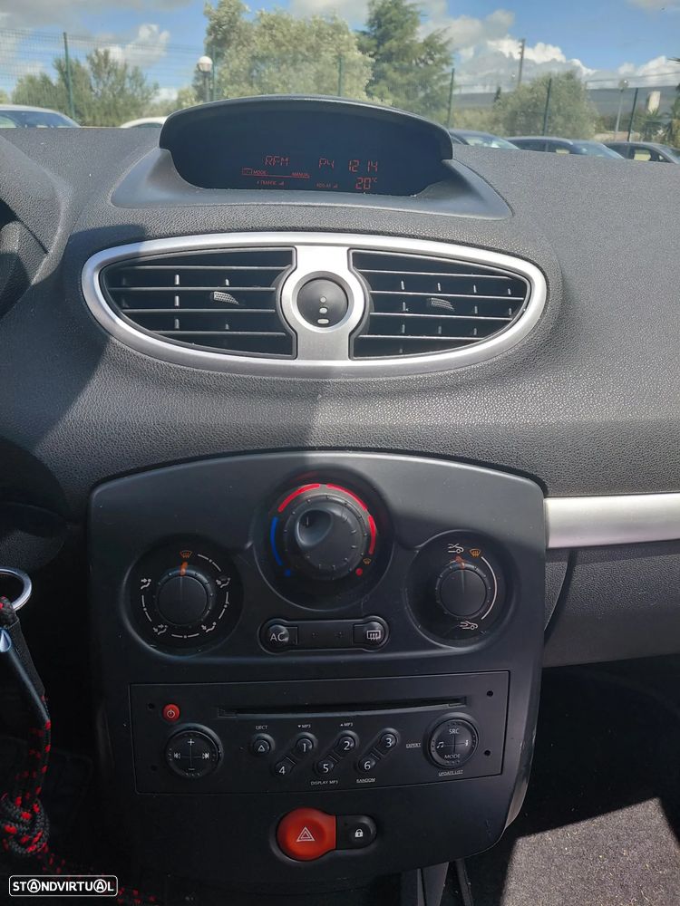 Renault Clio Sport Tourer - 10