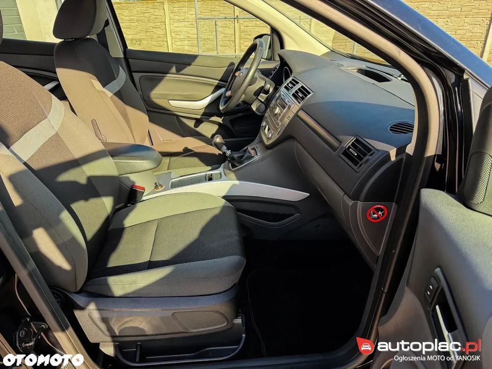 Ford Kuga 2.0 TDCi 4x4 Titanium - 38