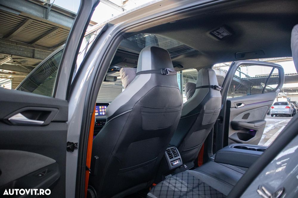 Volkswagen Golf 1.5 eTSI MHEV 150CP DSG R-Line - 18