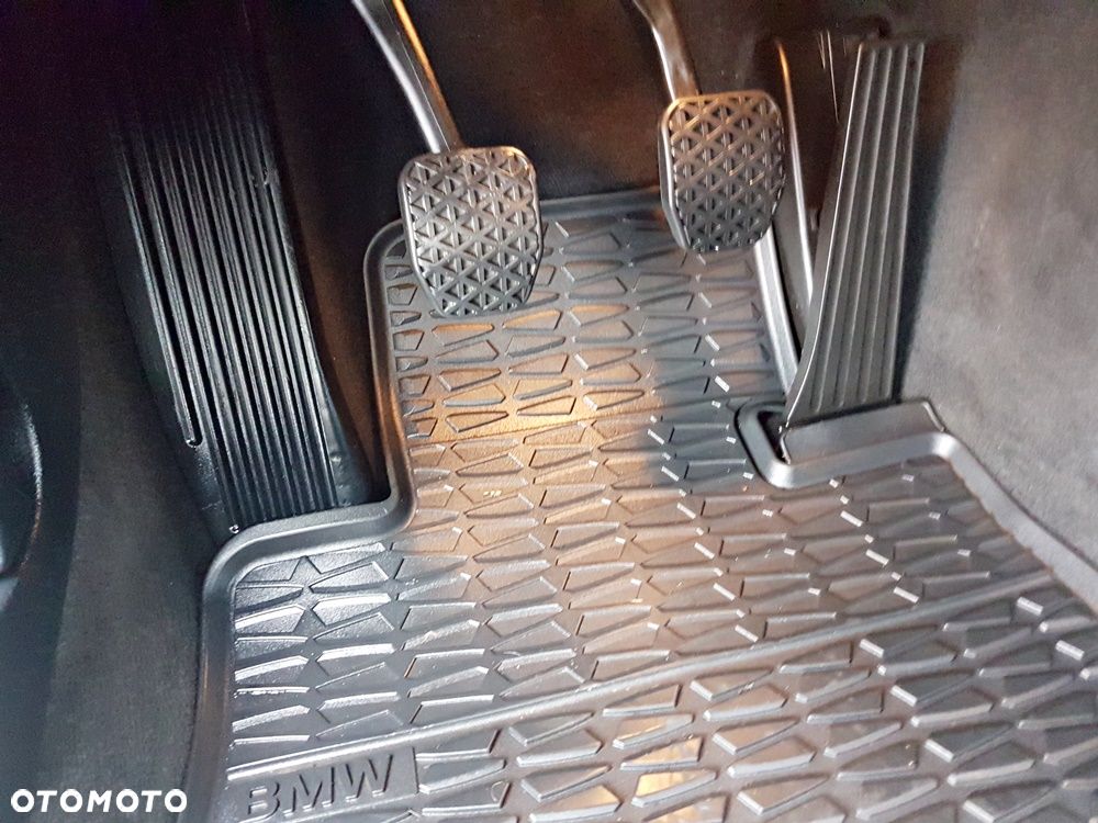 BMW X1 sDrive18d xLine - 18