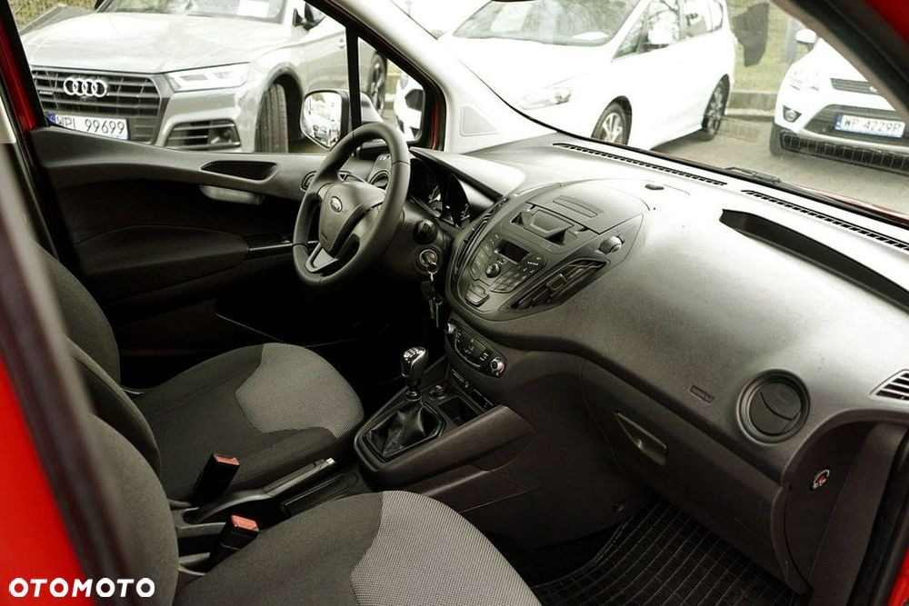 Ford Transit Courier - 12