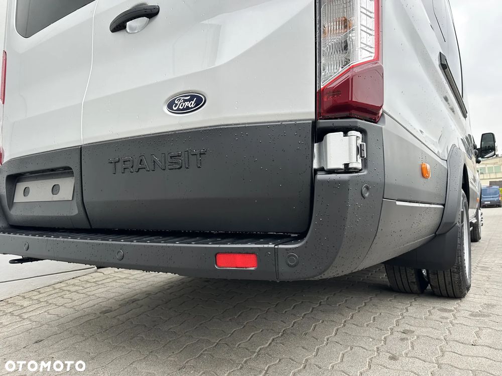 Ford Transit L2H3 Limited - 6